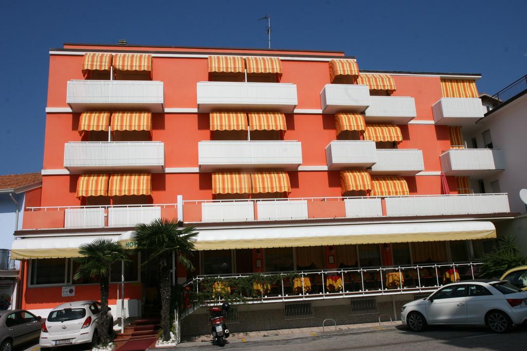 Hotel Paron Bibione Exterior photo